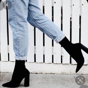 MK black bootie